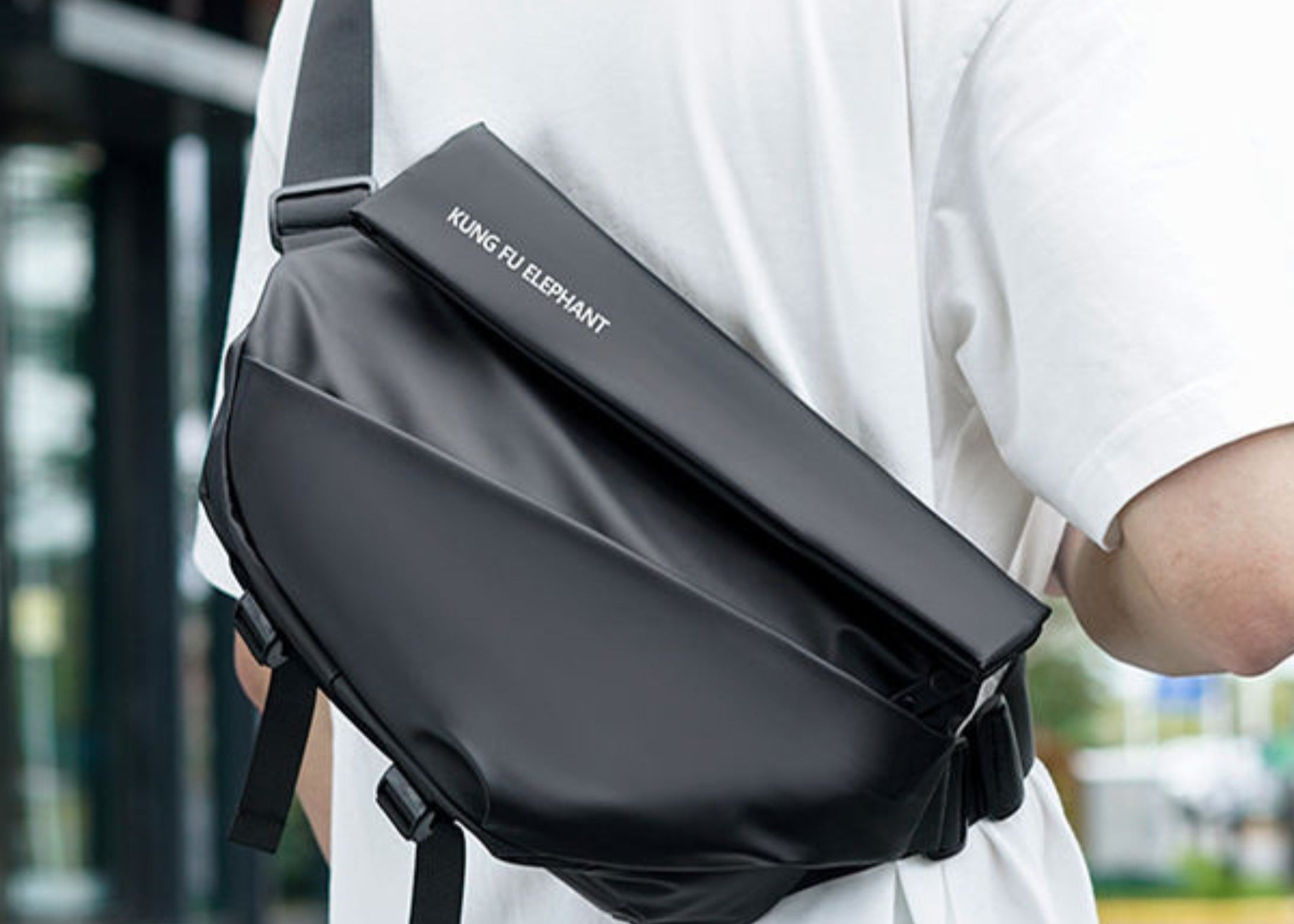 Ditch magnetic buckle Shoulder Bag