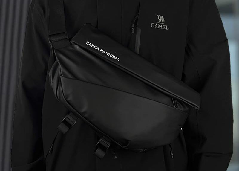 Ditch magnetic buckle Shoulder Bag